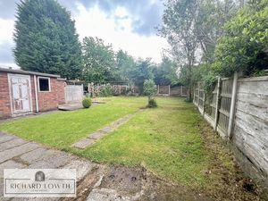 Private Rear Garden- click for photo gallery